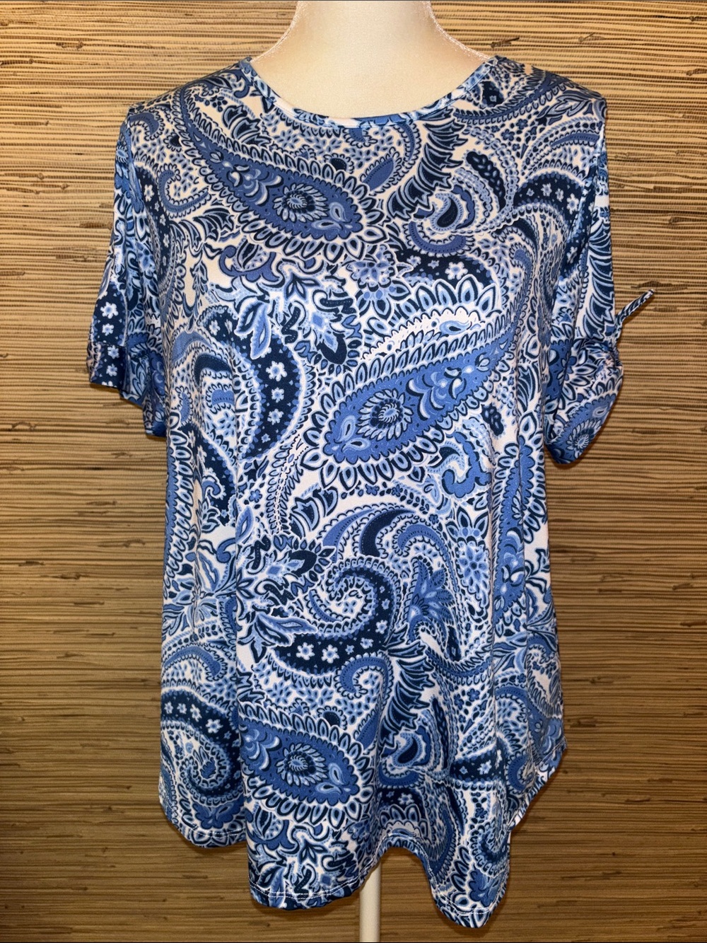 Ruby Rd. Blue, navy, & white Paisley Print Women’s Top medium EUC!